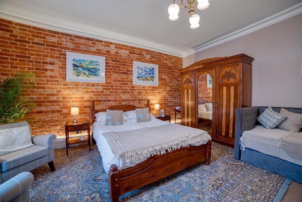 The Grove 4*